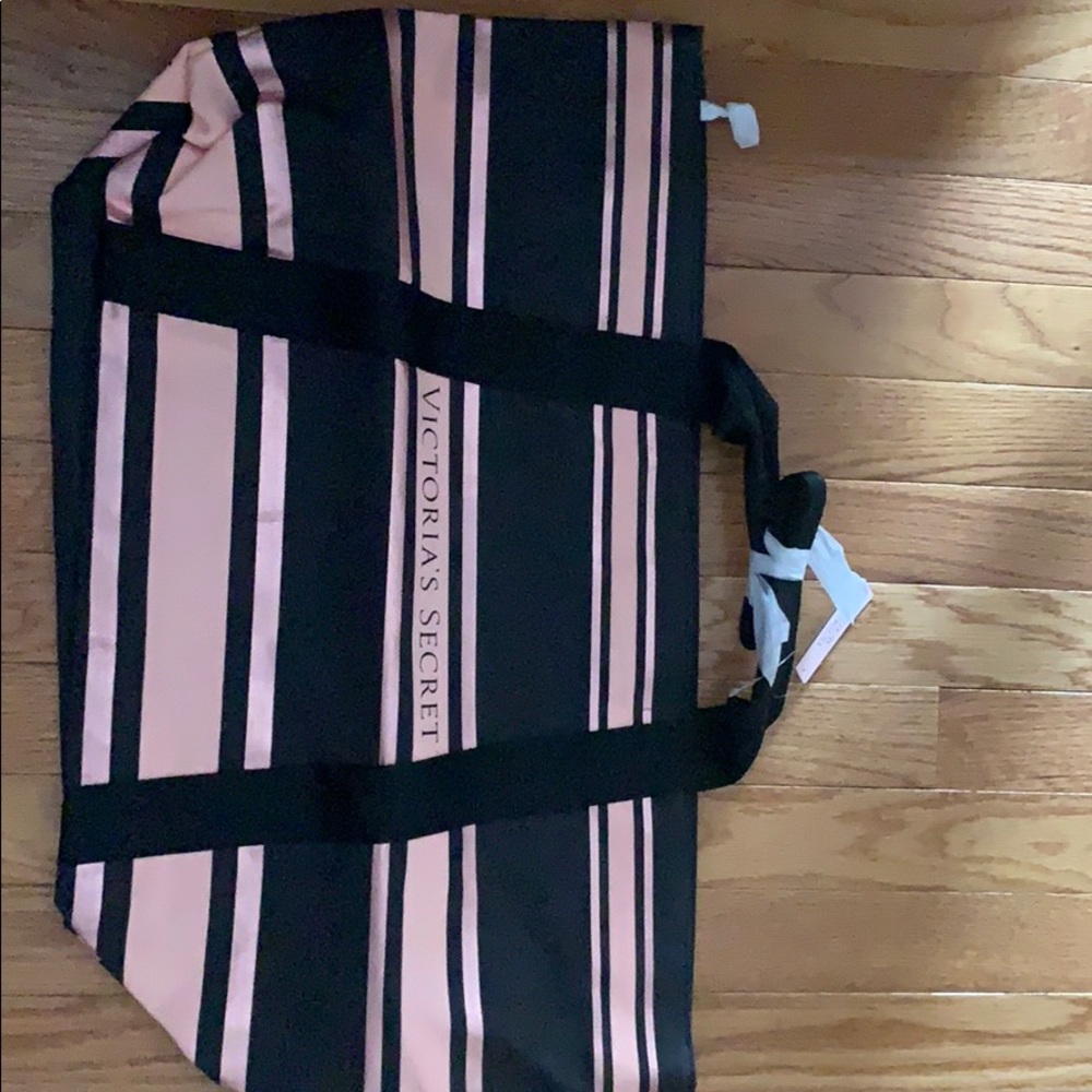pink and black victoria’s secret tote